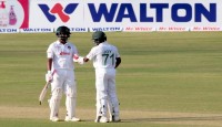তামিম-জয়ের ব্যাটে দৃঢ়তায় দিন পার