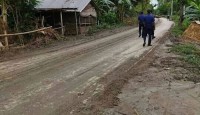 পুঠিয়ায় ইটভাটার মাটি ফেলে সড়ক নষ্ট করায় তিন লাখ টাকা জরিমানা